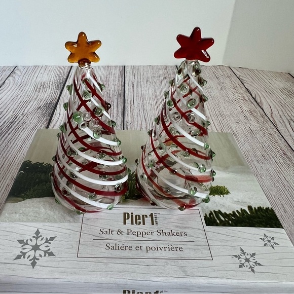 Pier 1 Christmas Tree Salt & Pepper Shakers NIB - Picture 2 of 5